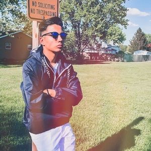 Meet your Posher, Emilio